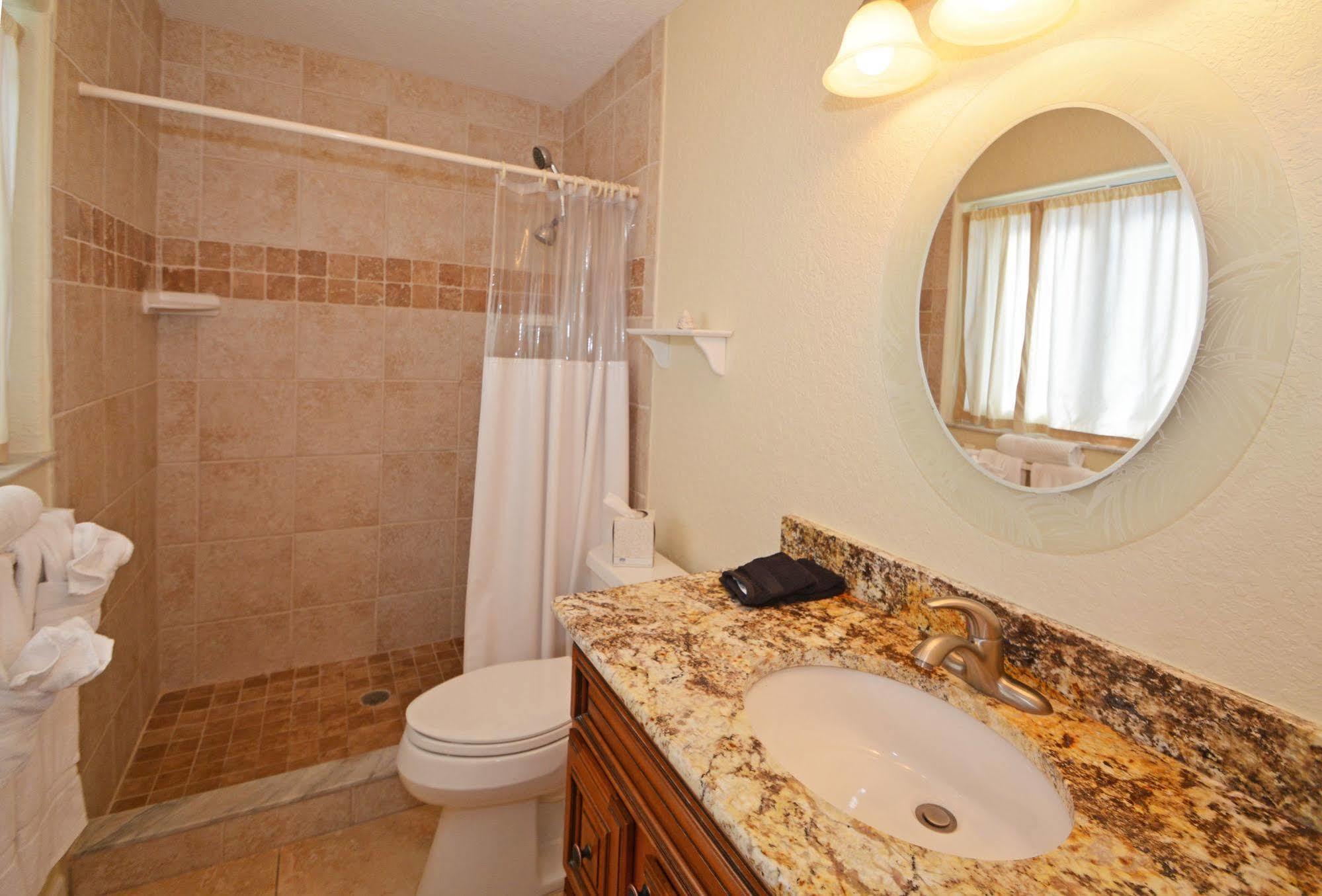 Westwinds Waterfront Resort St. Pete Beach Exterior foto